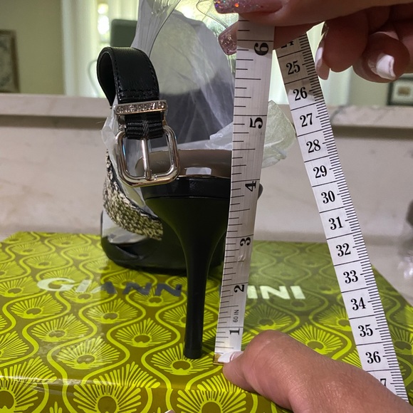 Gianni Bini heels -brand new - Picture 5 of 7